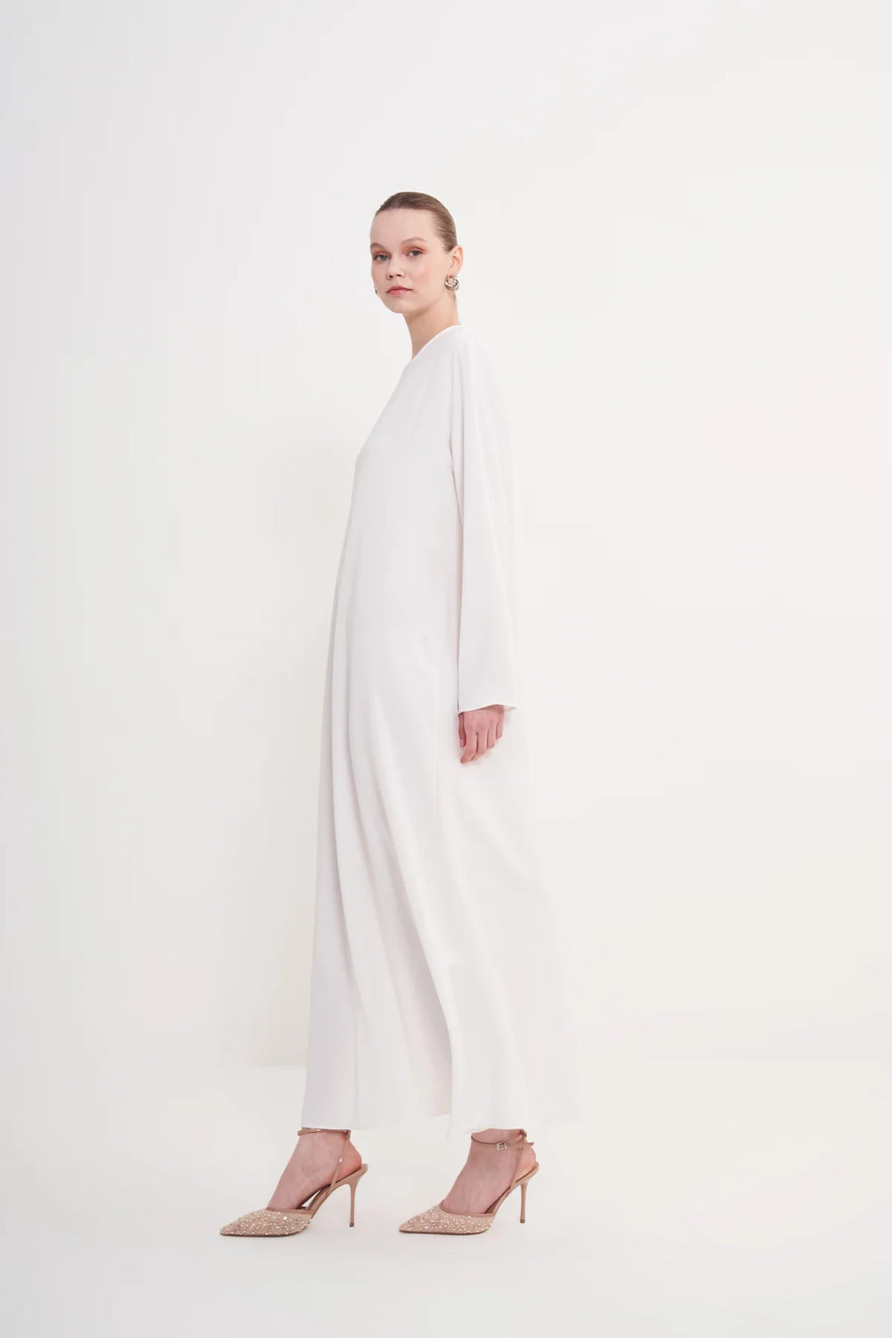 Timeless Noir Modest Abaya | White