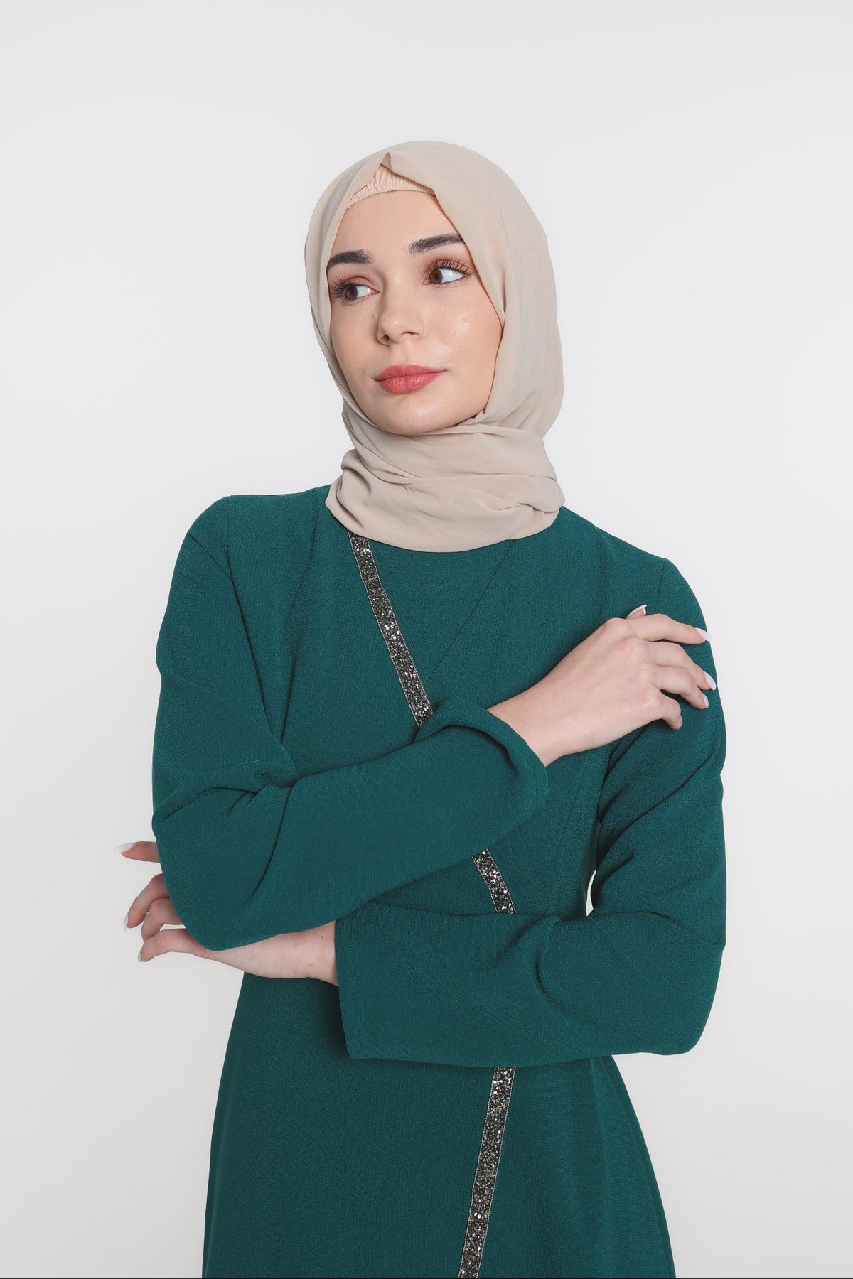 One line of light, from shoulder to hem