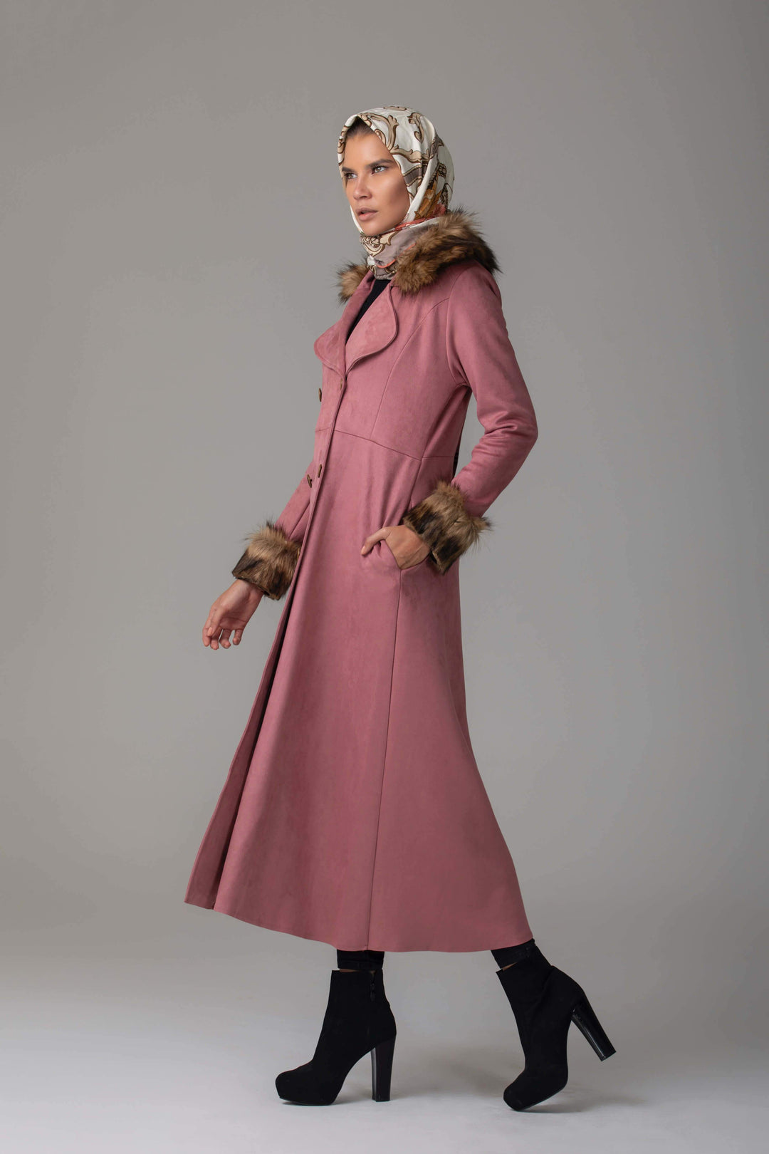 ’Naayla’ Faux Fur Coat | Pink Coat Dana Fashion 